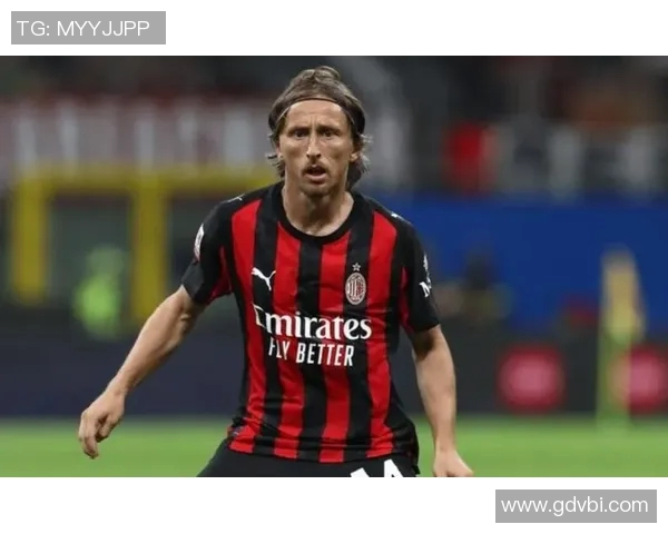 昔日恩怨重燃莫德里奇与老队友狭路相逢激烈对决引发关注