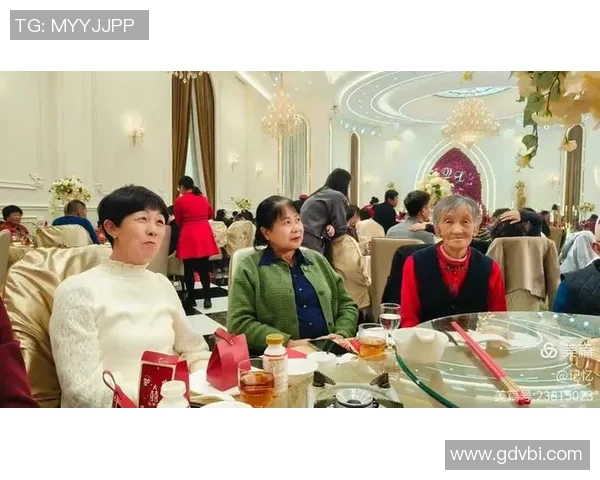 球员邀请全队队友参加婚礼场面温馨感人全队欢聚一堂见证幸福时刻